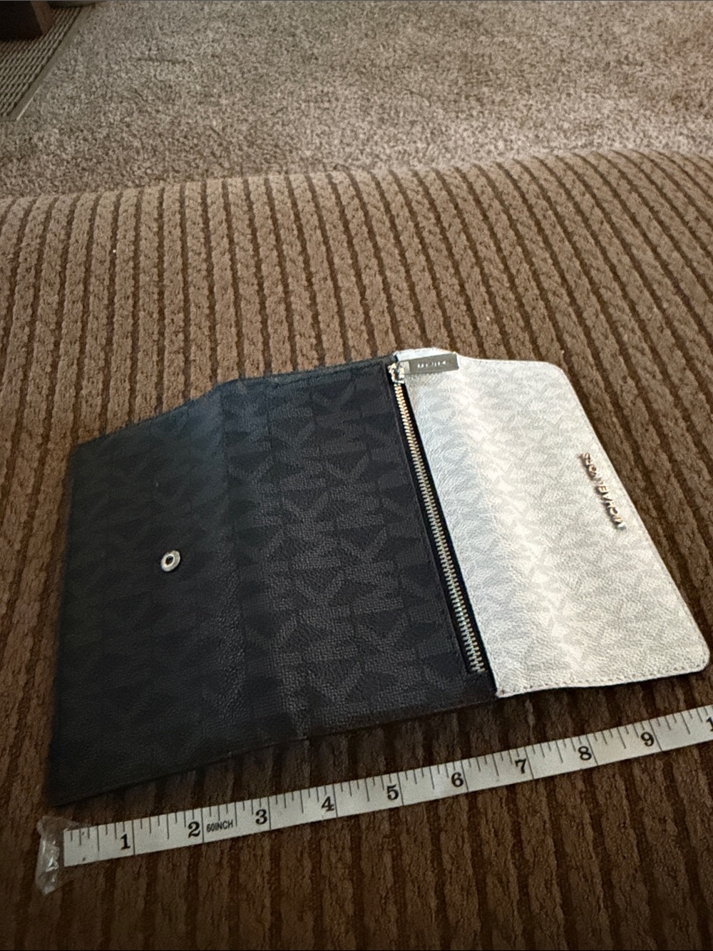 Michael Kors White and Black Continental Flap Wallet - Picture 6 of 6